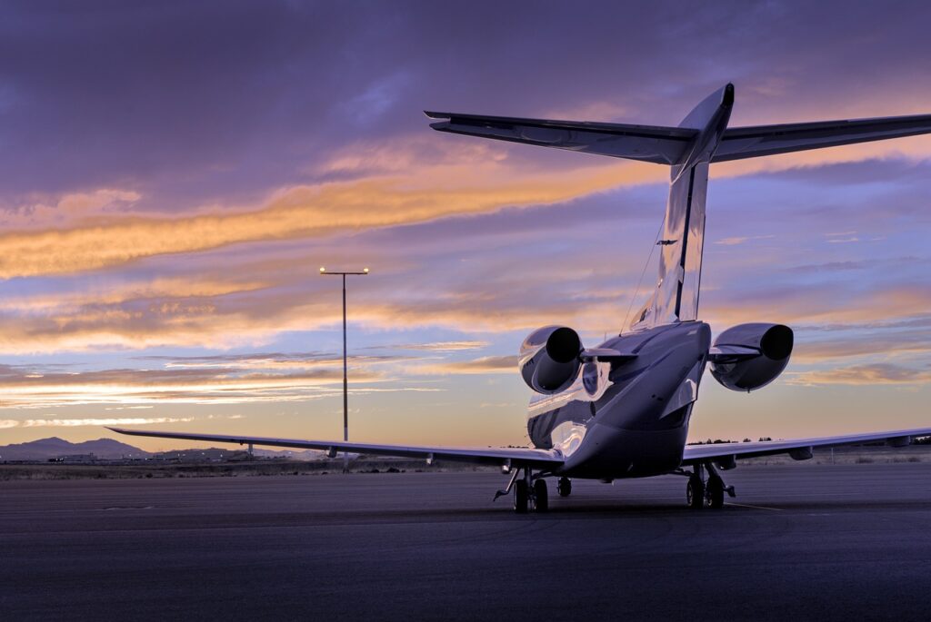 67航空機と夕焼け
